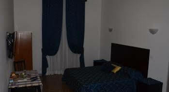 Ines Downtown B&B Rom Exteriör bild